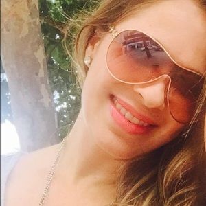 Meet your Posher, Sonia